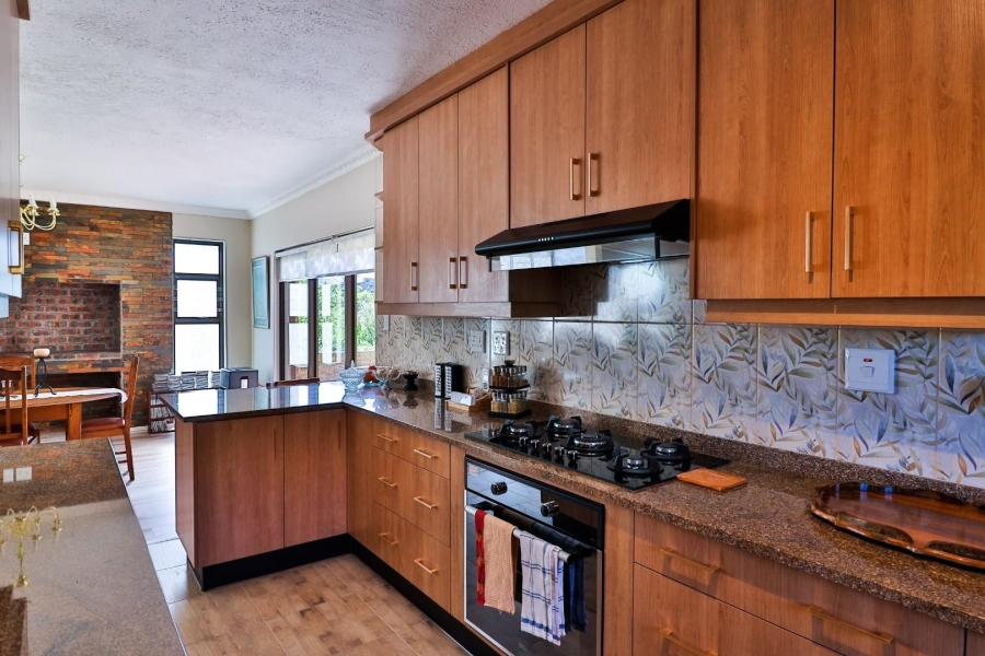 4 Bedroom Property for Sale in De Kelders Western Cape